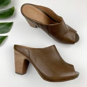 Clarks Artisan Mules Heels Brown Leather Peep Toe Slip On Shoes Women's 9